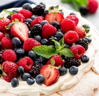 Berry Pavlova